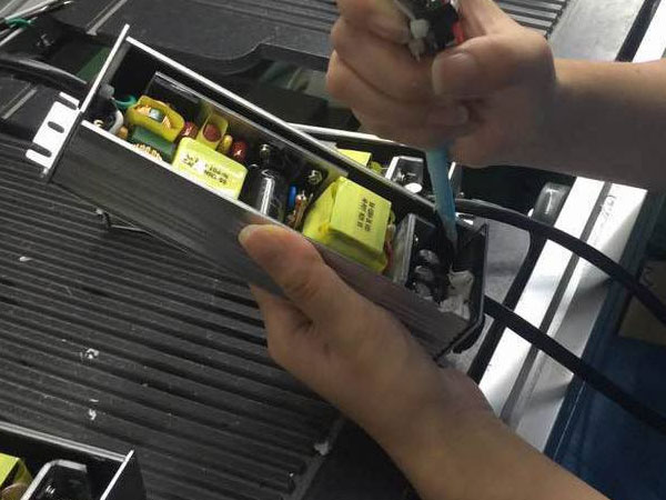 有機(jī)硅灌封膠兩大固化方式，特點(diǎn)與固化機(jī)理