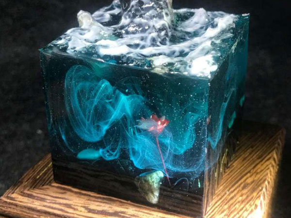 水晶滴膠與樹脂膠有什么關(guān)系，區(qū)別是什么